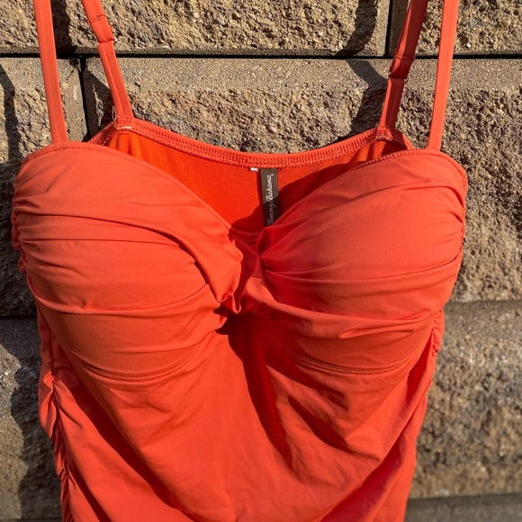 TOMMY BAHAMA ONE PIECE - Picture 2 of 5